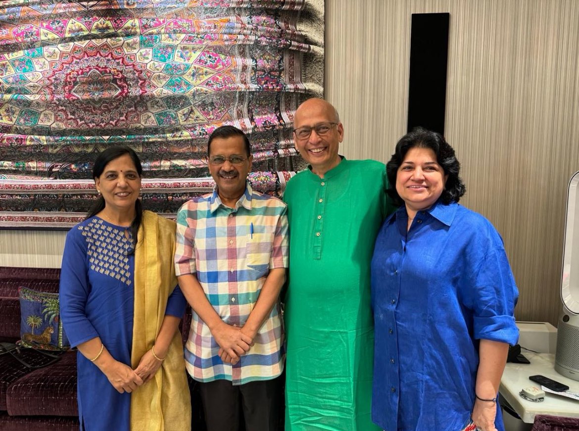 Delhi Chief Minister and Aam Aadmi Party (AAP) chief Arvind Kejriwal on Sunday met senior advocate and Congress leader Abhishek Singhvi and thanked him and his team for ensuring his release from the Tihar jail on bail. Accompanied by his wife Sunita Kejriwal, the Delhi Chief
