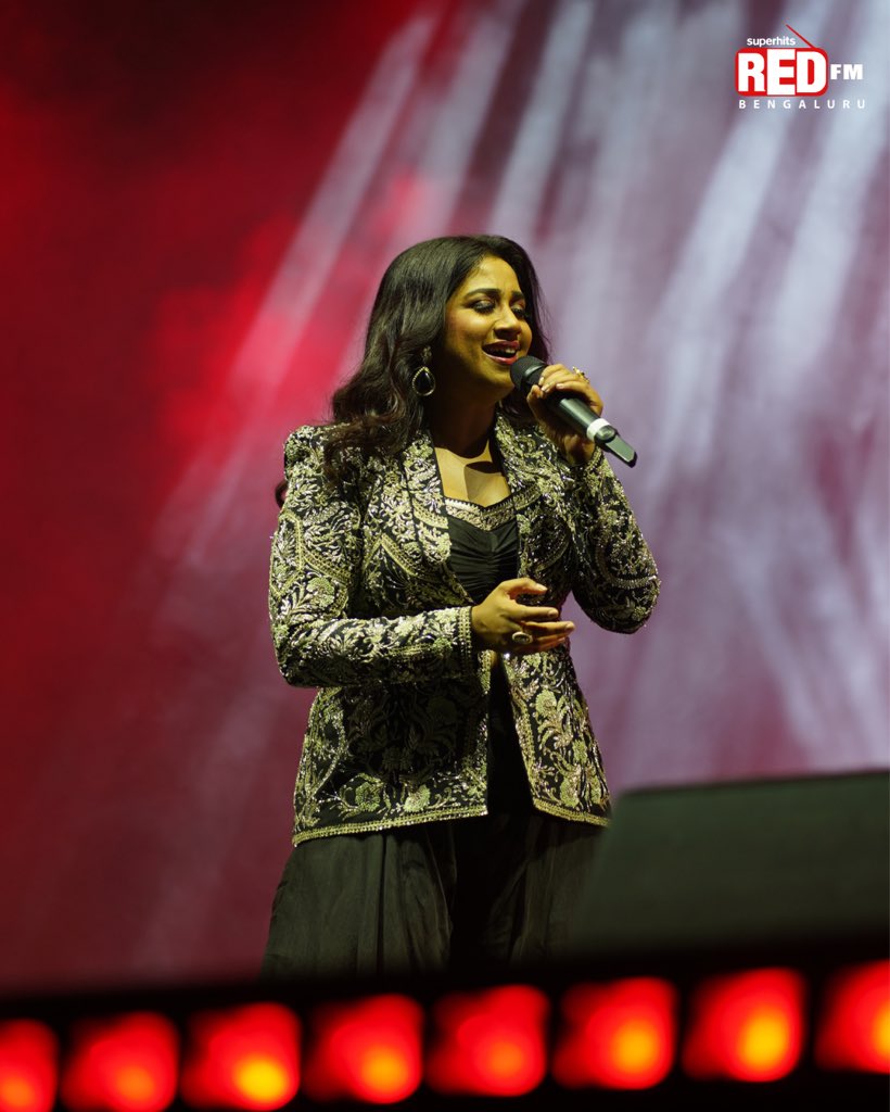 The Queen of Indian Music, Shreya Ghoshal performed Live in Bengaluru #shreyaghosal #ShreyaGhoshal #sglivebengaluru #sglive #shreyaghoshalliveinconcert #redfm #redfmbengaluru