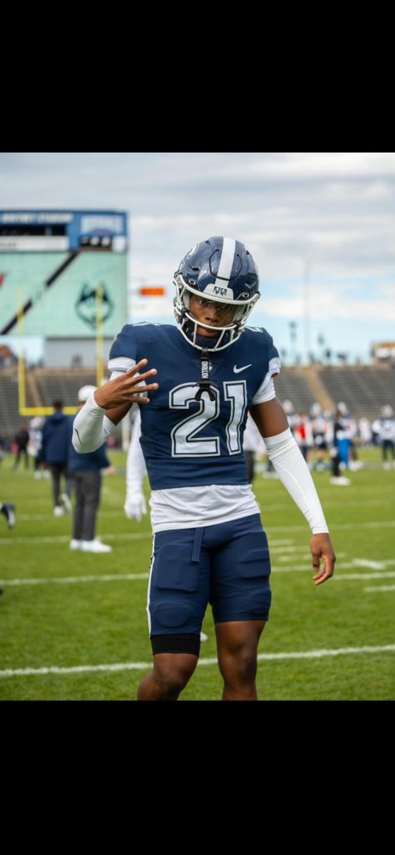Blessed to receive an offer from the university of Connecticut!! #AGTG @CoachRichHansen @CoachOFlaherty @SeanBarowski_ @CoachBearfield @On3Recruits @247Sports
