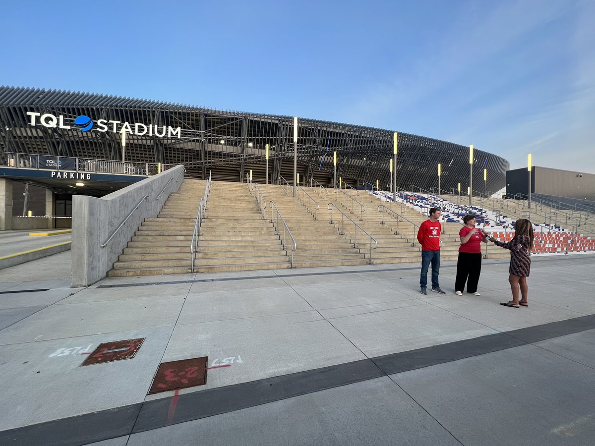 Great morning outside TQL Stadium celebrating 513 Day with @iamcpsathletics @ABCcincy and @fccincinnati. We’re all #TeamCincy! Tune into @FOX19 for another great interview with @Reds at 8:30 am!