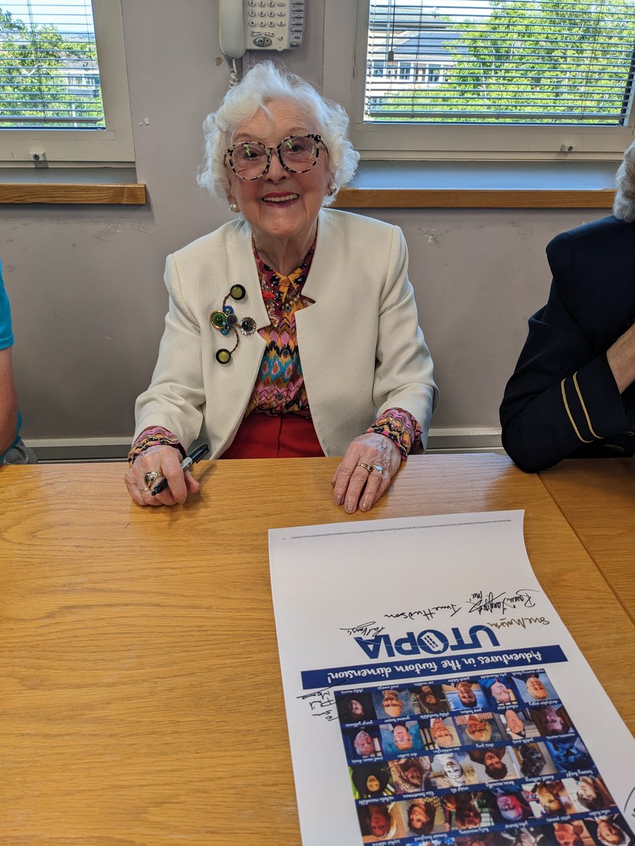 Snowy_flakes's tweet photo. @PhilVeacock Me too, I guess we like former #DrWho plots. I think #David Tennant and #MattSmith are the best Dr's. Do you get a chance to attend any Dr Who events. I met #JuneHudson Window playing piano last year @Utopia in Milton Keynes she's a costume designer. https://t.co/6aHMDhcc0m