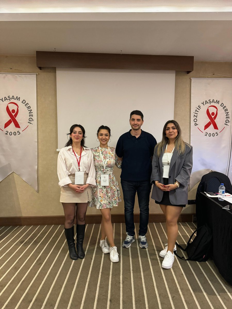 11 Mayıs'ta Ankara’da danışanlarımızla bir araya geldik, Uzm. Dr. Mertcan Uzun ile HIV’e dair merak edilenleri konuştuk. Sevgili danışanlarımıza ve değerli Mertcan Uzun’a çok teşekkür ederiz🙏🏻