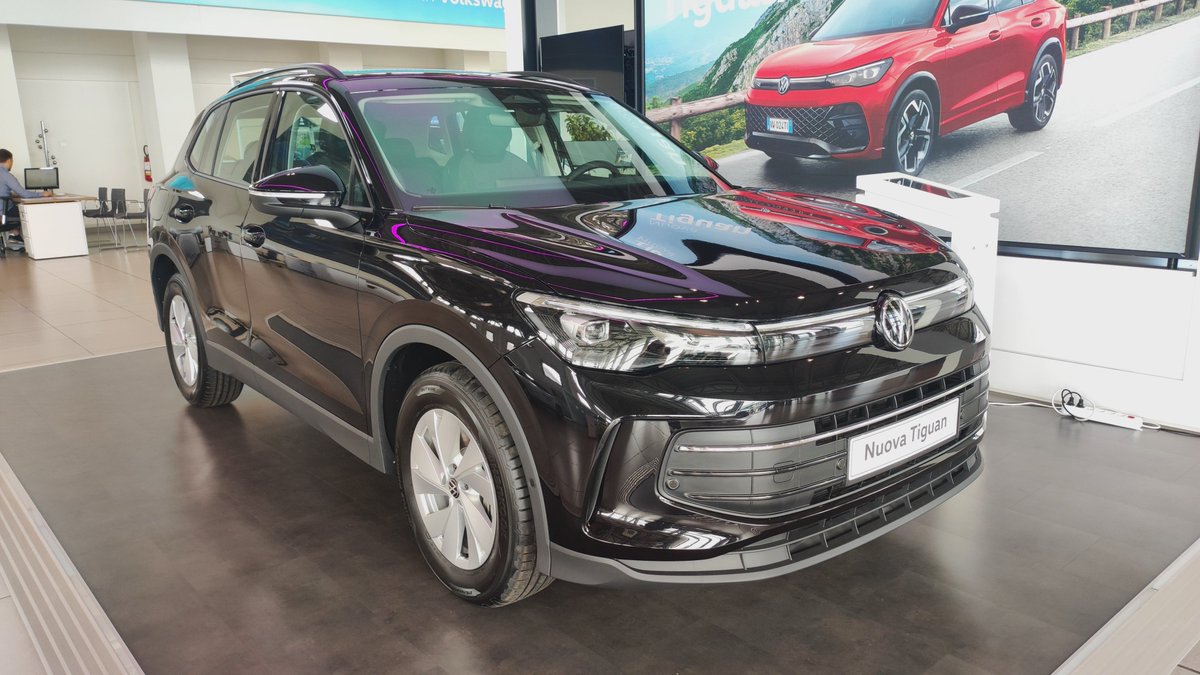 BossoniAuto's tweet photo. Esplora il mondo con stile e potenza a bordo di Nuova Volkswagen Tiguan! Con il suo design accattivante e le tecnologie all'avanguardia, ogni viaggio diventa un'avventura >> https://t.co/165zRXde6A 
#Volkswagen #Tiguan #Nuova https://t.co/kdvANeWuF0
