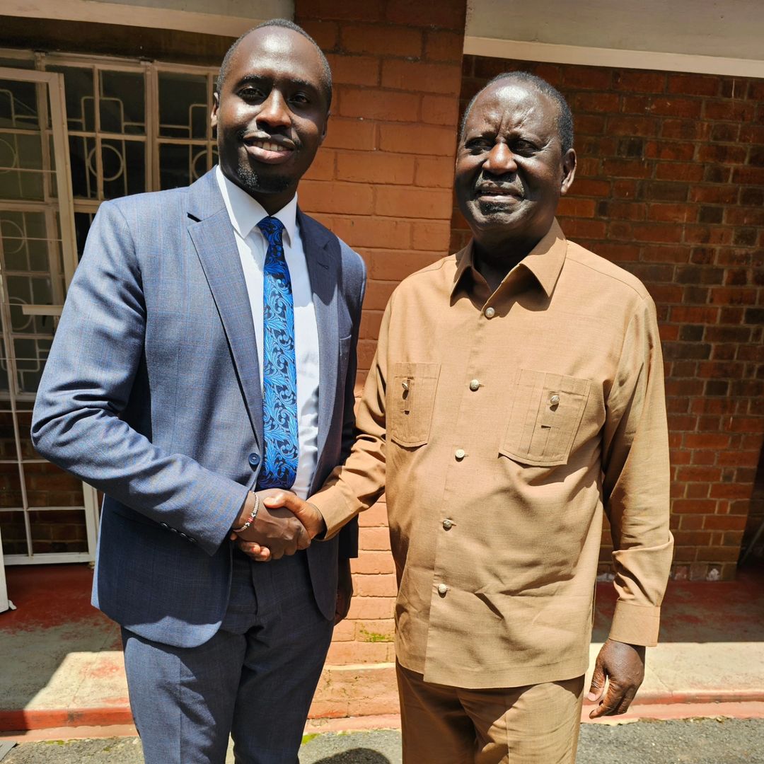 Met @WilliamsRuto and @RailaOdinga on the same hour. Wow!! I haven't washed my hands since then. I feel very powerful 😄.