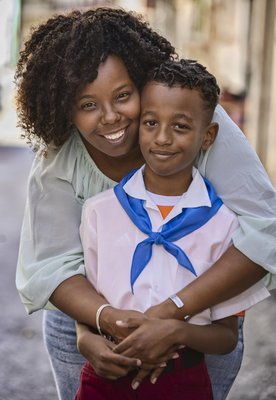 Madres cubanas, que transforman la realidad más difícil con sensibilidad, coraje y belleza ✅La historia de Ailed, joven madre, delegada y diputada del municipio Centro Habana ✅presidencia.gob.cu/es/noticias/ma…