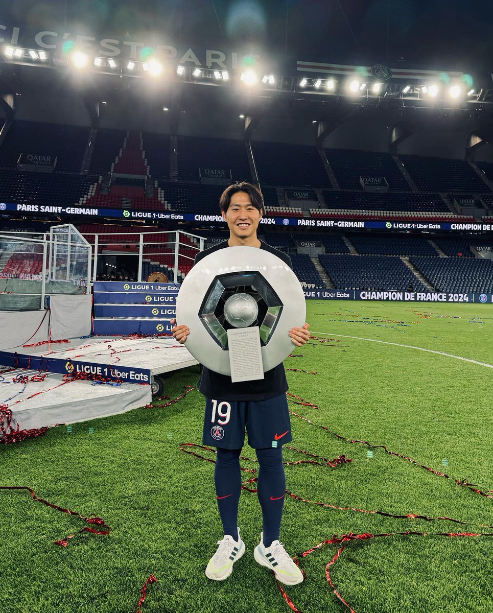 강인이 인스타 업로드!!❤️💙

🏆 CHAMPION DE FRANCE 🏆