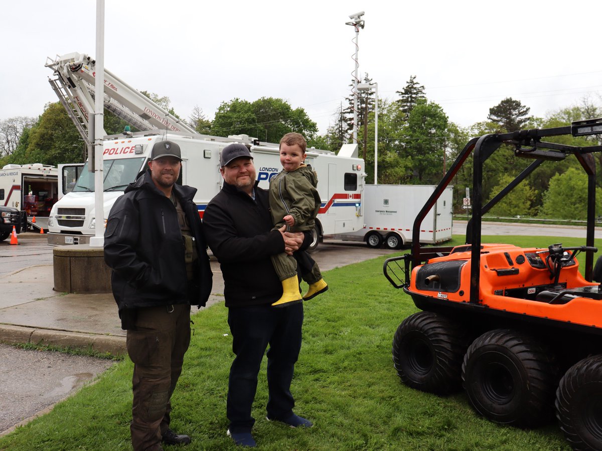 A big THANK YOU to everyone who joined us at the Emergency Preparedness Open House over the weekend! 🚓🚒🚑 It was fantastic to see so many community members come together, eager to learn and engage with the London Police Service and our partners in emergency response. Your…