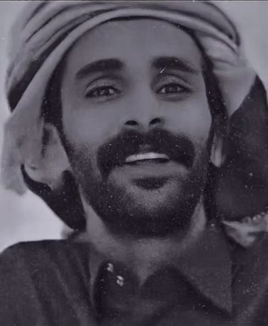 الله يرحم شاعري المفضل عبدالرحمن بن منير ويغفر له ويدخله فسيح جناته 😔
تأثرت بخبر وفاته مايعجبني بين الكل إلا شعره وادبه واخلاقه وتواضعه 😔💔
رحمك الله