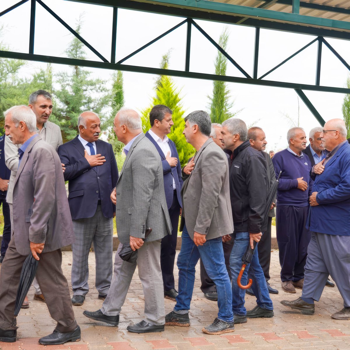 Belediye Başkanımız Sayın Av. Abdurrahman Tutdere, önceki gün geçirdikleri trafik kazasında eşi ile birlikte hayatını kaybeden, Zabıta Müdürlüğümüz personellerinden Tevfik Alptekin’in cenaze törenine katıldı. Belediyemiz personeli Tevfik Alptekin’e ve eşi Ayşe Derya Alptekin’e