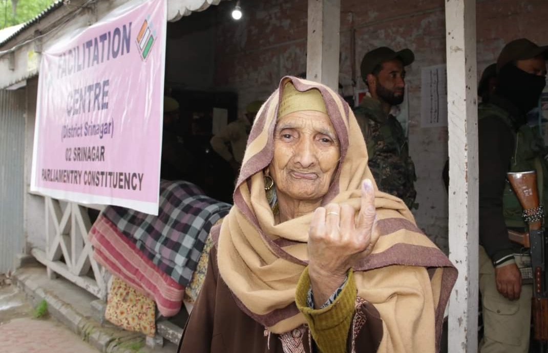 Optimism fills the air as Kashmir witnesses a milestone election free from the shadows of violence and rigging. LG Shri Manoj Sinha's dedication to fostering a fair electoral process deserves applause. #NayaJammuKashmir #Elections2024