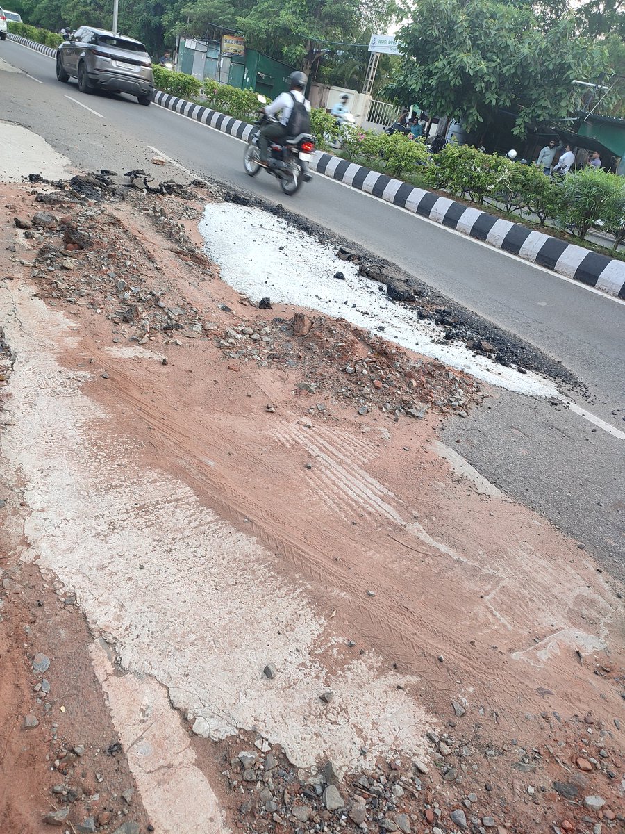TPCODL started cable laying work almost two months back...and after putting us through all the misery finally they completed the work and left the road as good as new. Everyday I see near accidents happen. This is in front of Horticulture Directorate in N-2 mainroad