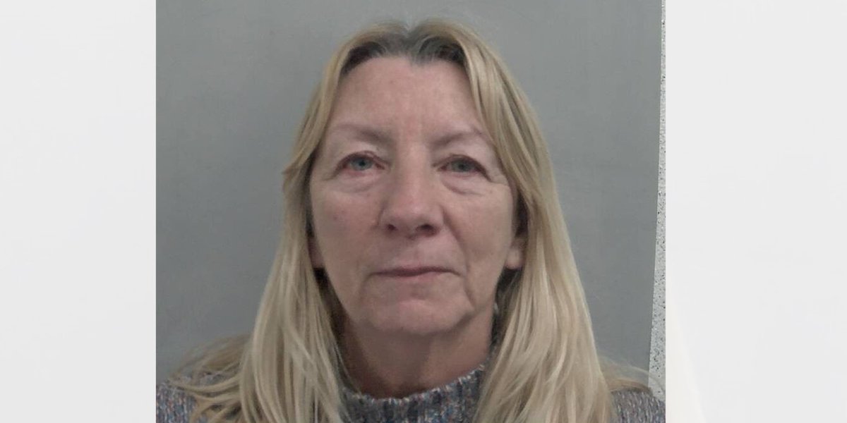 A mother who concealed crucial evidence after her son, Michael Pearson, killed Scott Akester with a single punch to the face following a drunken disagreement outside of a Hull pub has been jailed for six months. Read more: ow.ly/8A6w50REhhA