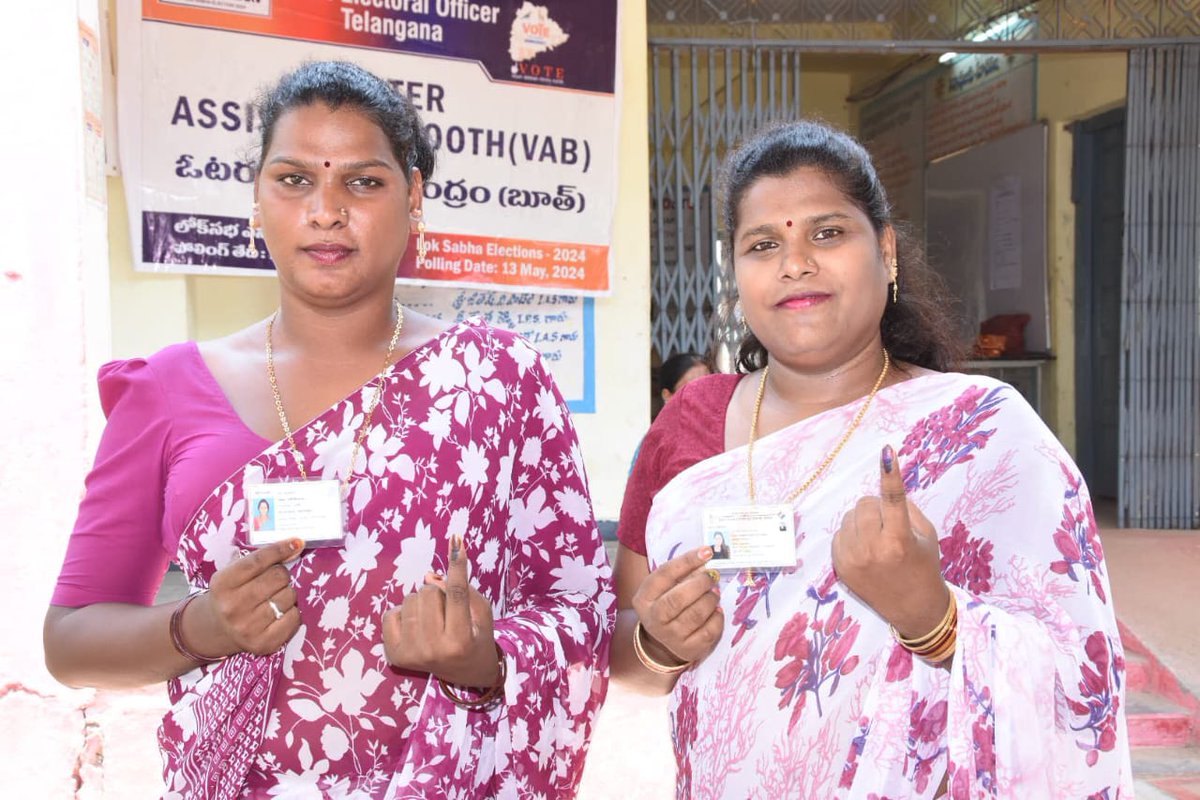 CollDeoKmr's tweet photo. Third Gender Voters casted their vote in Kamareddy AS 016, Zahirabad PC 05, DEO Kamareddy,  @CEO_Telangana @ECISVEEP @SpokespersonECI https://t.co/3xn6rw5qXU