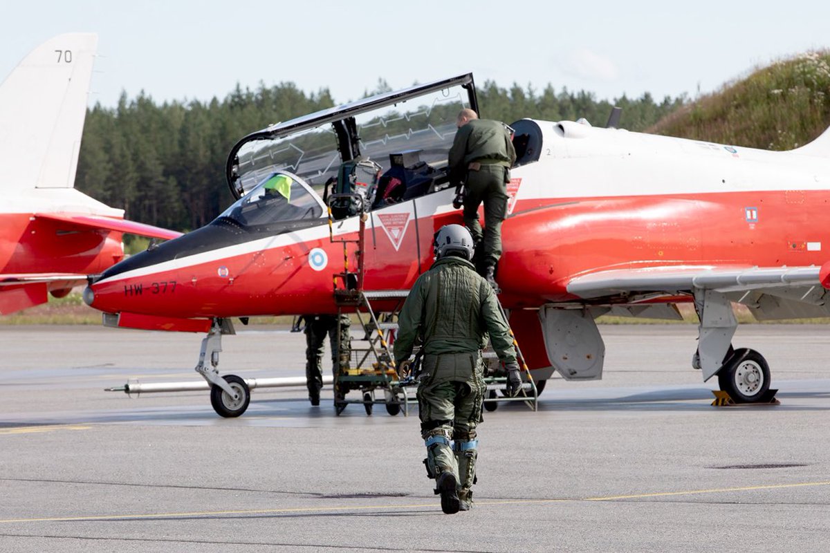 X Ilmasotakoulun Hawk-oppilaat lentävät 13.-16.5. lentoja 🇸🇪 Kallaxin tukikohtaan ja 🇳🇴 Ryggen tukikohtaan. Lennoilla toteutetaan lentokoulutusohjelman mukaisia lentoja tukikohtiin ulkomailla ja harjoitellaan mittarisuunnistusta. Koneet palaavat päivittäin Suomeen. #ilmavoimat
