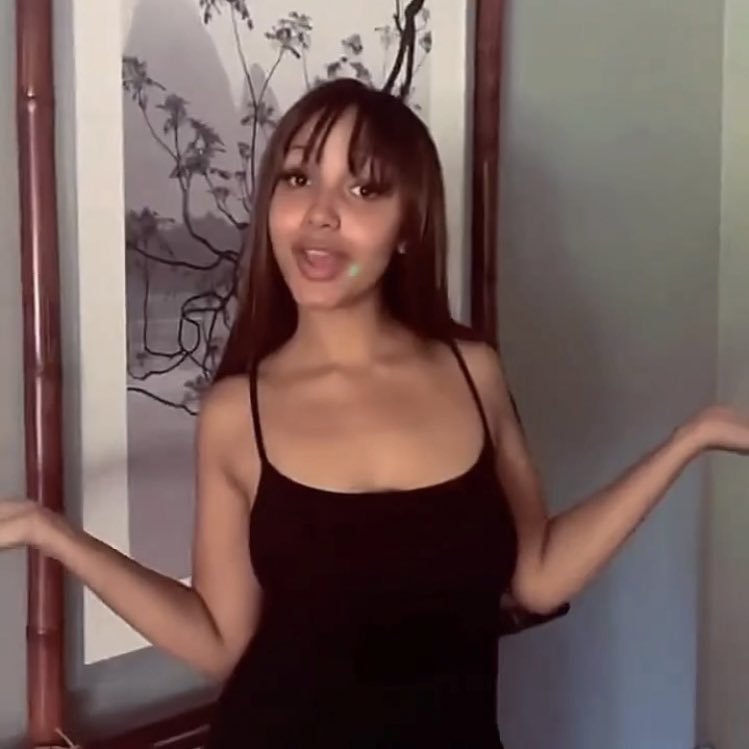 hourly pinkpantheress ☆ (@pantheressworld) on Twitter photo 