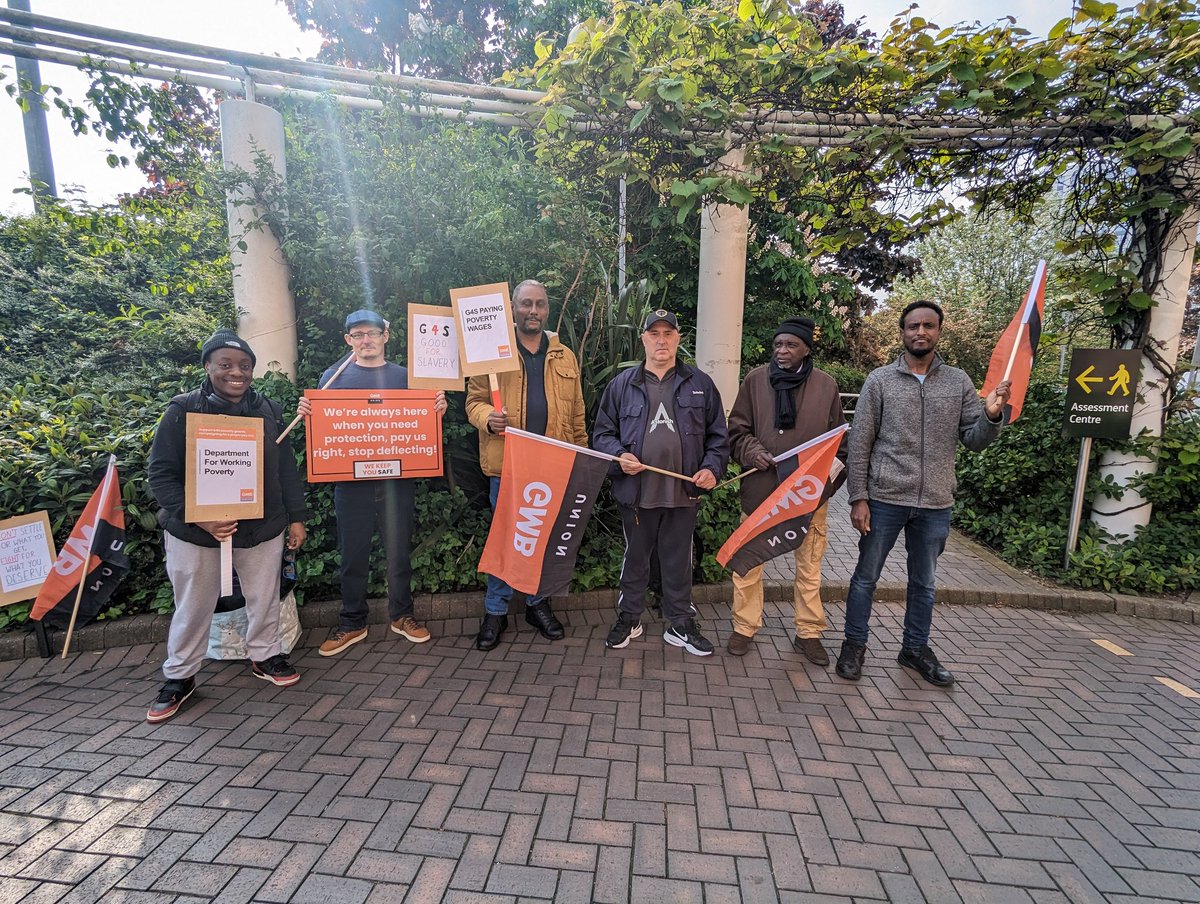 ✊✊✊Supporting G4S DWP security guards organised by the GMB union on strike over pay again this morning 👉👉👉Read our report of the strike Inn this week's issue of the Socialist - socialistparty.org.uk/articles/12440… #gmb #gmbunion #gmbstrike #dwp #g4s #Leeds