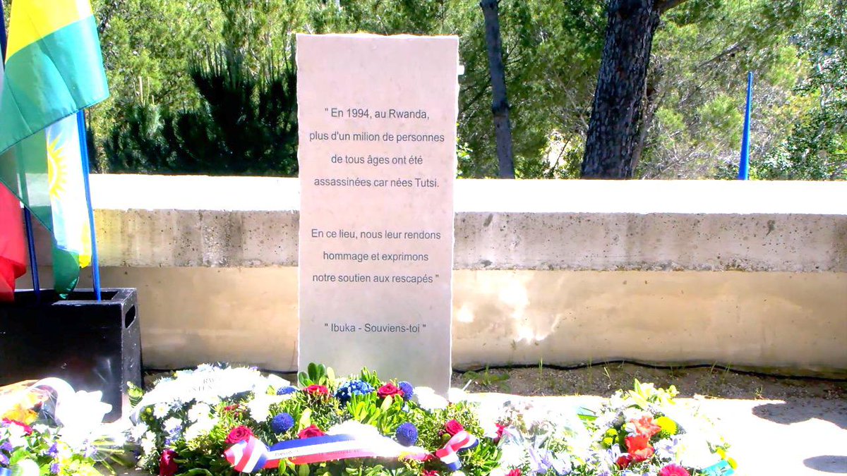 Merci à la ville @Montpellier_ et au Maire @MDelafosse pour ce lieu de mémoire. Le 13è en France ! Les stèles du génocide contre les Tutsi sont bien plus que des symboles, des témoignages. Bravo à tous ceux qui ont rendu tout ceci possible.#Kwibuka30 @IbukaFrance @RwandainFrance