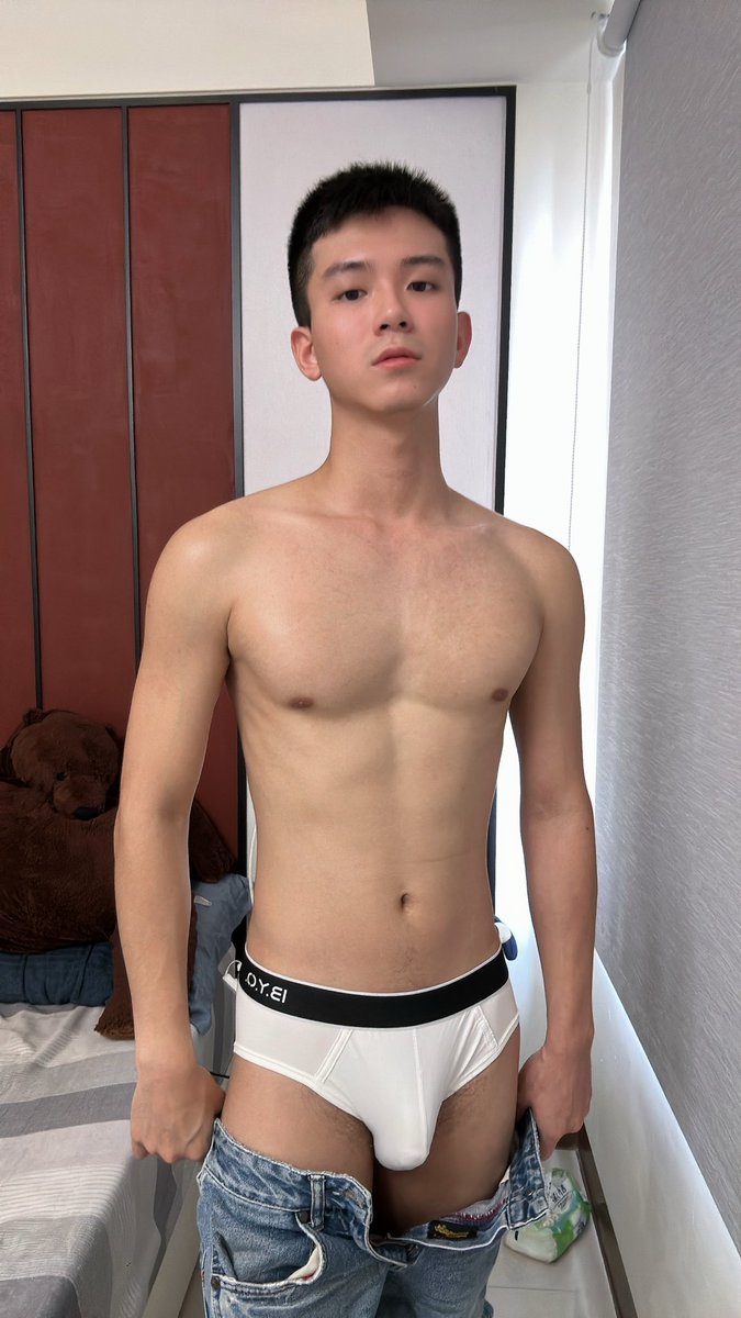 新內褲 好穿舒服 🥵

不要一直放大😆🫣🫨

#內褲