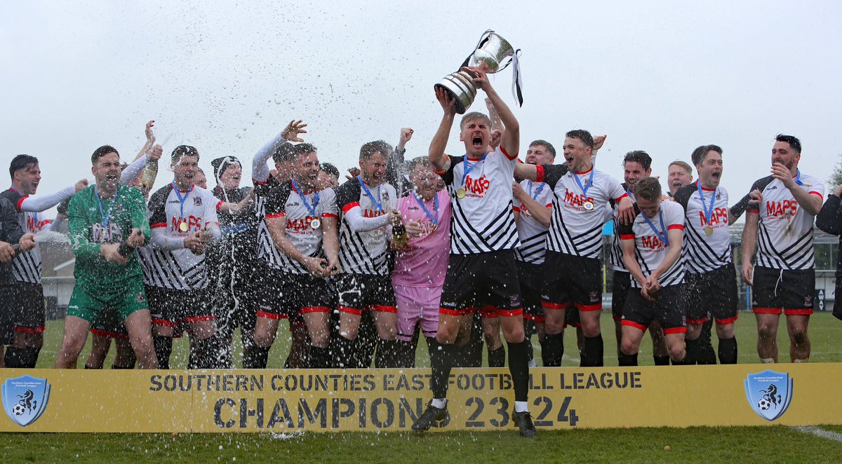 📢 CLUB ANNOUNCEMENT⚽️ The Club are delighted to announce an U23 side, ahead of the 2024/2025 season, allowing enhanced development of young players in the local area. Read here 👇 🔗 t.ly/Oz8n0 #COYH 🖤🤍