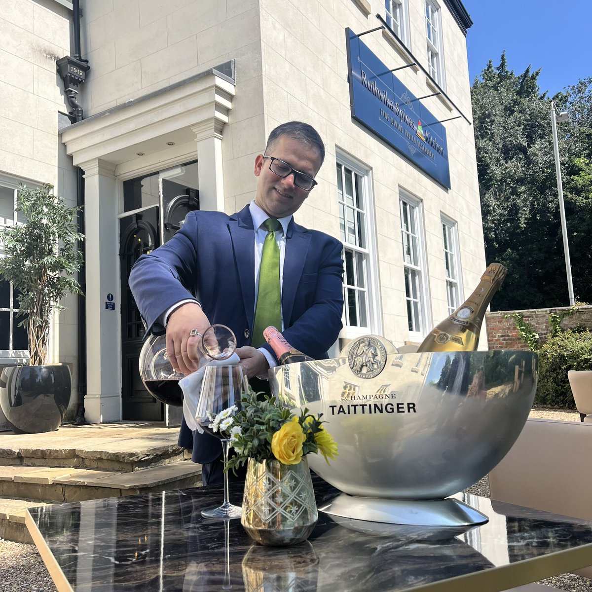 ☀️ The sun is shining (for now!) and the champagne is chilled… 🍾

Make the most of sunny days and enjoy an afternoon delight, anytime of the week! 

Monday is the new weekend! Cheers! 🥂 

#spring #finedining #indian #eastyorkshire #alfresco #noordinaryindian