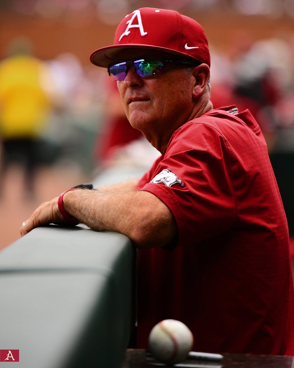 The 23rd coach in history to win 1,200 games at the NCAA Division I level ➡️ @VanHornHogs
