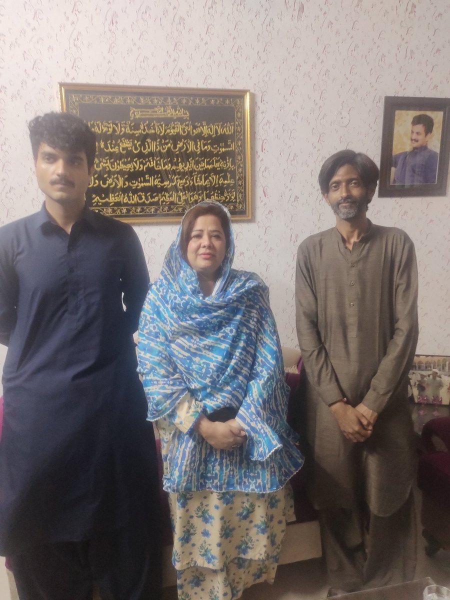 SyedAllahDinoS3's tweet image. Today MPA #SaimaAgha Saiba and  Co-ordinator PYO Hyderabad #SajidPanhyar Condolences with  #IstahsanBarkat death of His Father President PPP Ps 60 UC 125 #BarkatBabar  at Babar house .

@BBhuttoZardari @BakhtawarBZ @MediaCellPPP @PPPDigital_