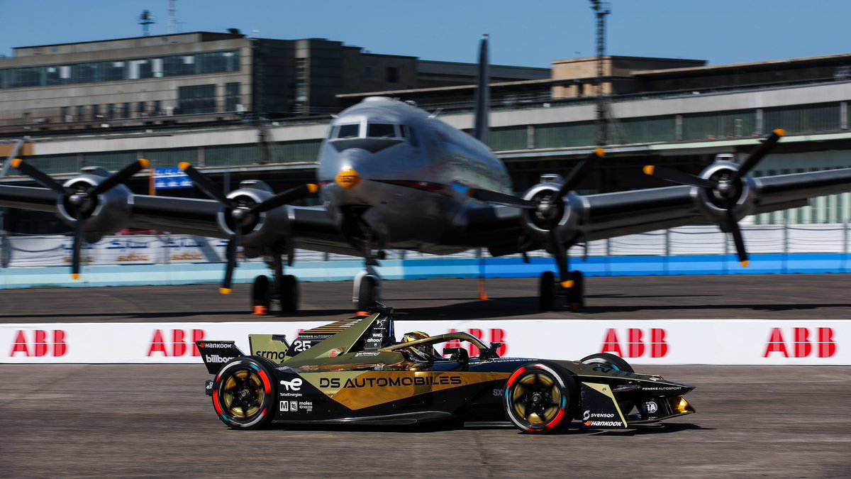 Robert Shwartzman sets the fastest lap in the official Formula E Rookie Test in Berlin! The DS Penske pilot took full advantage of the performance of the Hankook iON Race and impressed with a lap time of just 1:01.937 minutes 🚀 And with that, we bid farewell to Germany and say