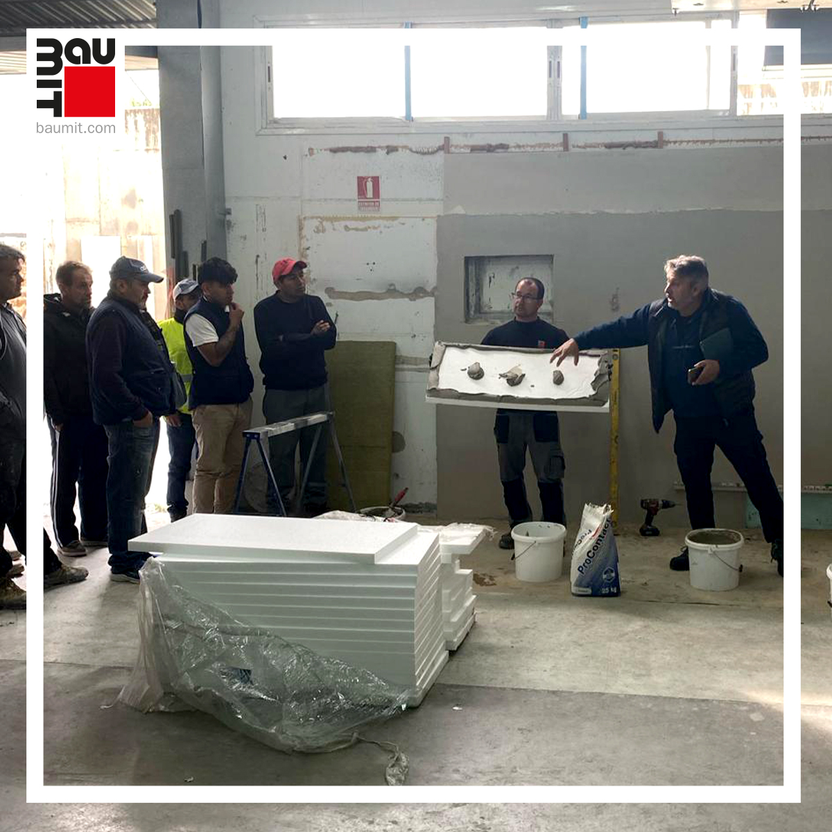 baumitspain's tweet photo. La #formación de los #aplicadores por nuestros #instructores y gestores de #proyecto es un requisito imprescindible para la ejecución correcta de los Sistemas #SATE #Baumit.
https://t.co/CCB7Dp1NbQ https://t.co/uS7y8XEuem