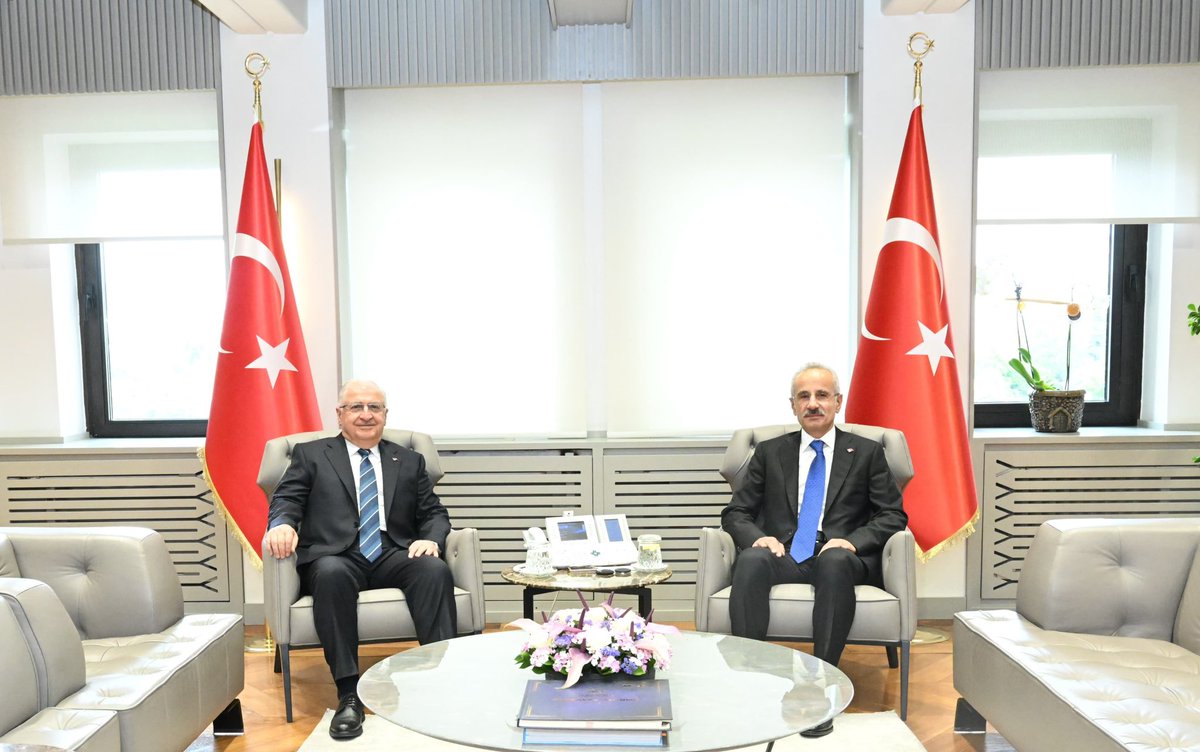 Bakanımız Sn. @a_uraloglu, Milli Savunma Bakanı Sn. Yaşar Güler'i bakanlığımızda ağırladı.
