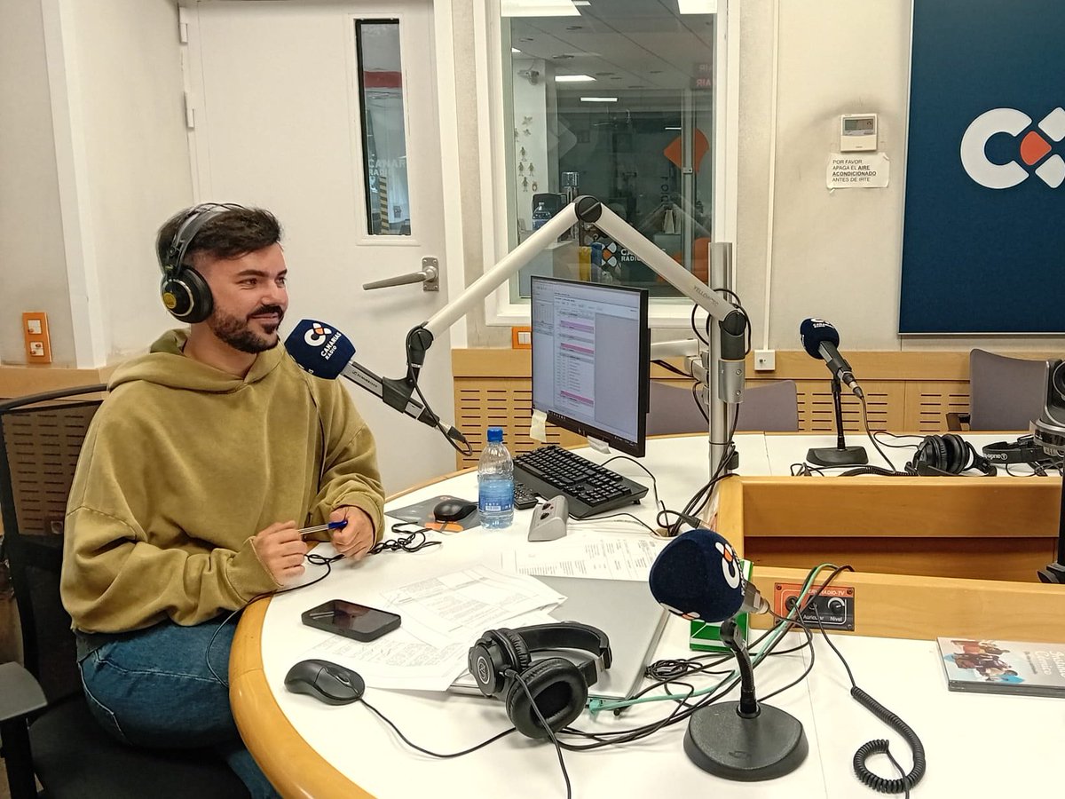 ⭕️#Directo Entrevista a @robertognzalz, presentador de @AtlanticoRTVC, en #LaMerienda ☕️ de @TardeTempranoCR. Sintoniza #CanariasRadio. También en la web 📡rtvc.es/en-directo/