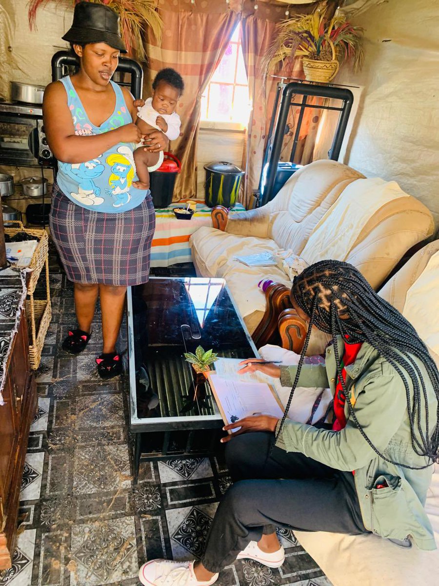 ♦️In Pictures♦️ Fighter Teboho Leballo, the sub-regional convenor of the EFF Mlungisi Madonsela Battalion, leading door-to-door campaign in Botshabelo, Free State. #VoteEFF #MlungisiMadonselaBattalion