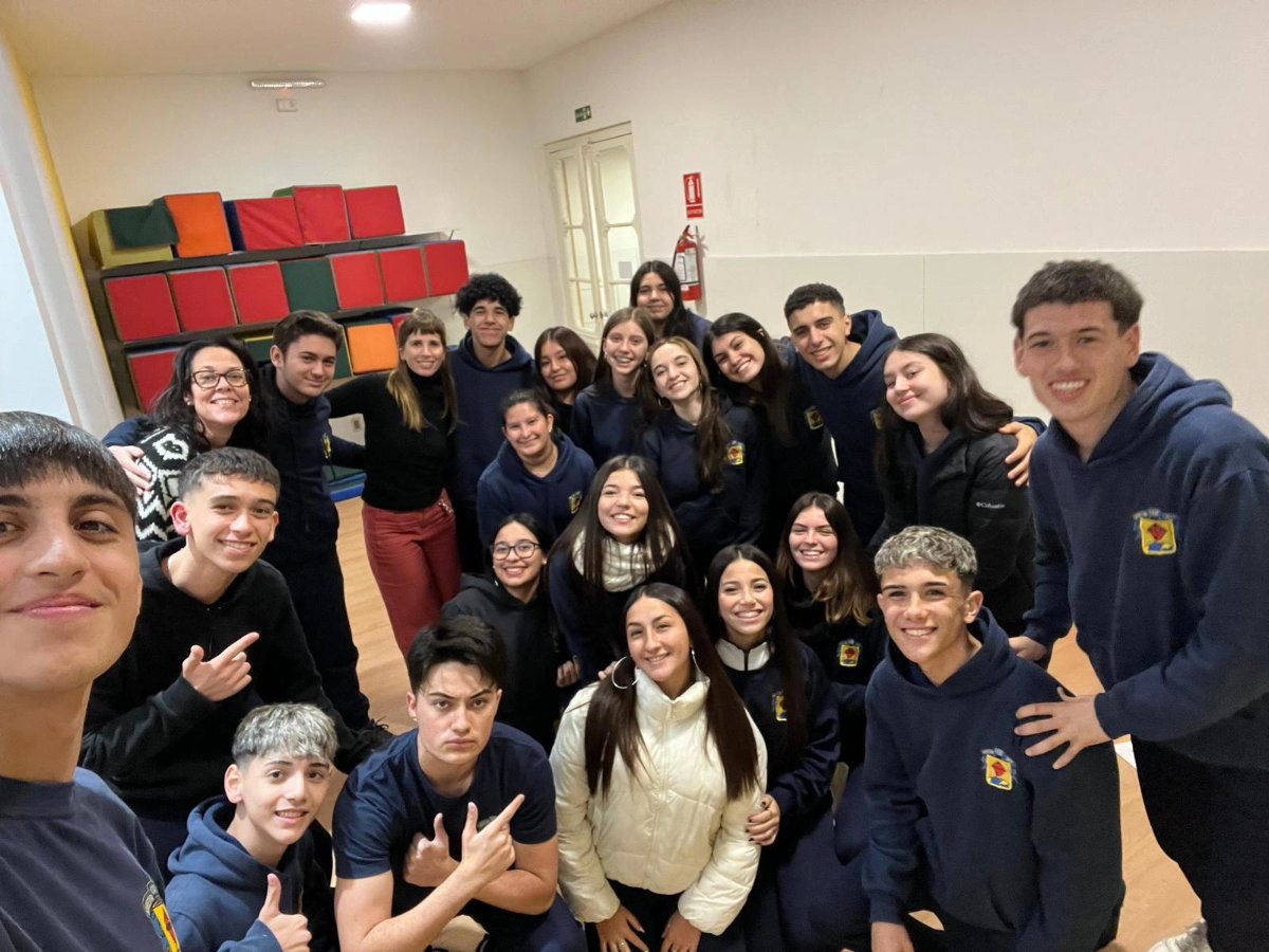 Sagracoruy's tweet photo. Adscripción de bachillerato y el Área de #EducaciónEmocional del Colegio,  realizaron un taller en 5.° Humanístico sobre lo que implica “Ser adolescente”. https://t.co/yI2H3CZYNI