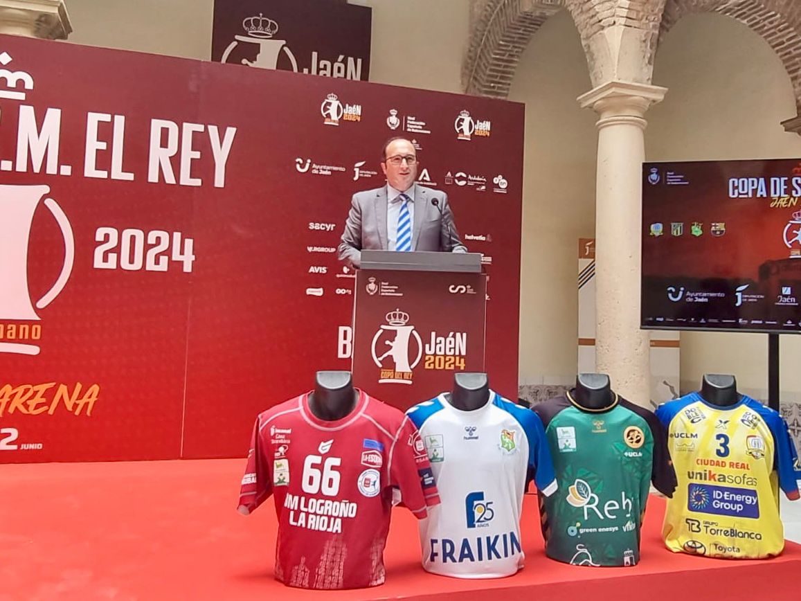 🤾‍♂️ Sorteo de la fase final de la XLIX Copa del Rey de Balonmano, que se disputará en el #OlivoArena🏟️ entre el 31 de mayo y el 2 de junio. El delegado de @TurismoAND, @ayalamendi, ha celebrado que Jaén acoja esta importante cita deportiva.