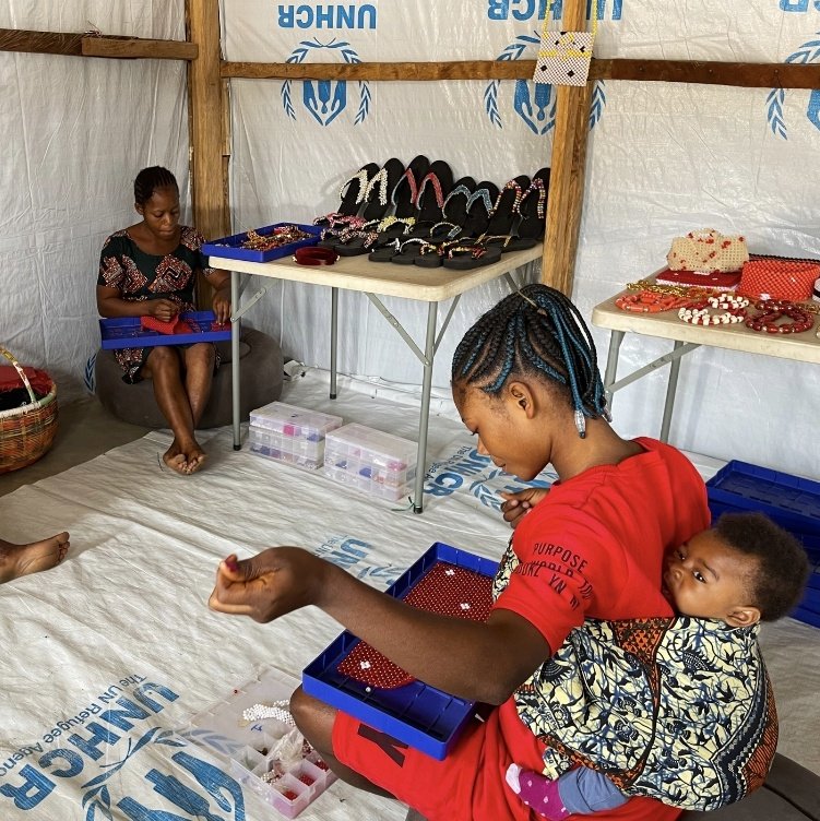 These women in Ikyogen #refugee settlement in Benue, are turning creativity into opportunity!

Crafting everything from slippers to laptop bags, their amazing work is sold across nearby cities.

Through training, we're empowering them to earn a living & rebuild their lives.