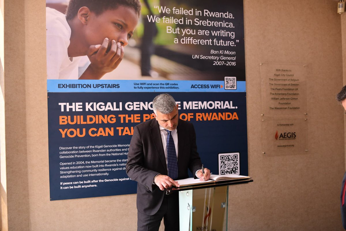 ICRC_rw's tweet image. On his visit to #Rwanda, @PYoussefICRC paid tribute to the victims of the 1994 #Genocide against the Tutsi @Kigali_Memorial.
« Nations should learn from the grave mistakes that took the lives of over 1M Tutsis in Rwanda, to never happen again», said @PYoussefICRC .
#Kwibuka30