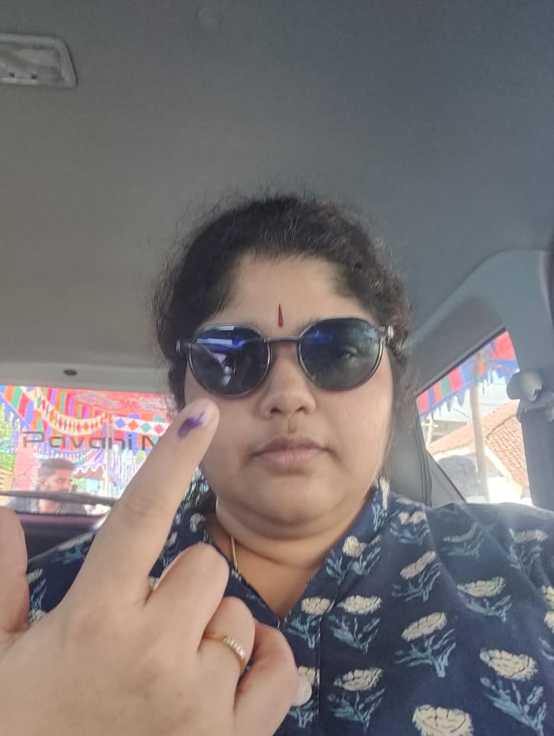 pavaninaidu88's tweet image. 🗳️ Just did my part! 🇮🇳 #Voted #CivicDuty #DemocracyInProgress