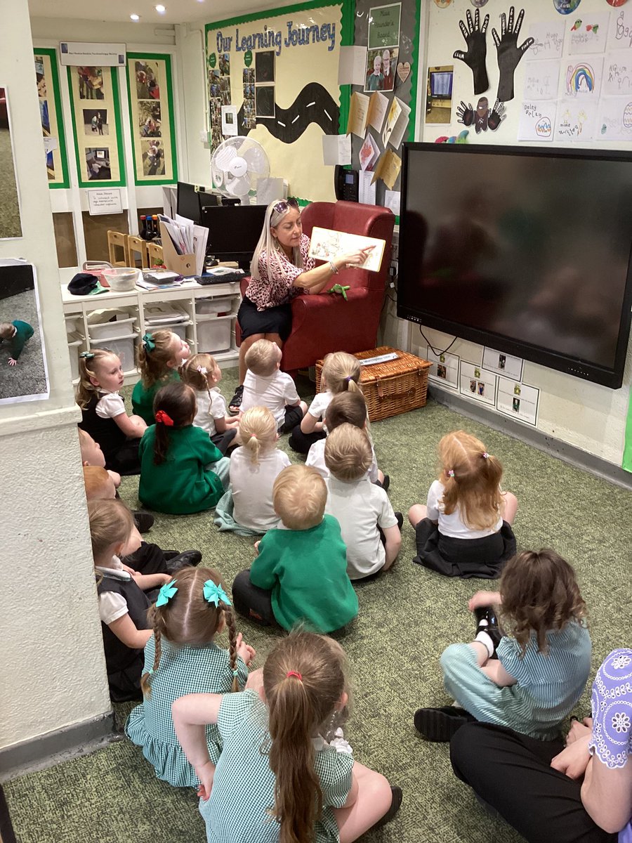 Afternoon nursery are enjoying listening to their new story ‘The odd egg.’ Who do you think the egg belongs to? 
@AETAcademies @CaldiPrimary @vianclark @Claire_Heald @MbroCouncil @Tees_Issues @EmilyGravett @Booktrust
