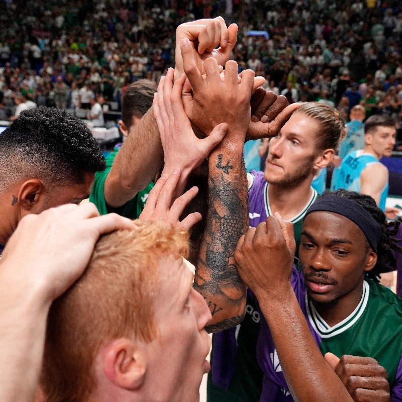 unicajaCB's tweet photo. 🥰 Un equipo único en la historia de @ACBCOM 
🔝 Mejor balance
🔥 Mejor ataque
🔒 Mejor defensa
‼️ Primera vez que un equipo de #LigaEndesa lo logra bajo el formato actual de liga regular única (1994-95)
💚💜 #YoSoyDelUnicaja