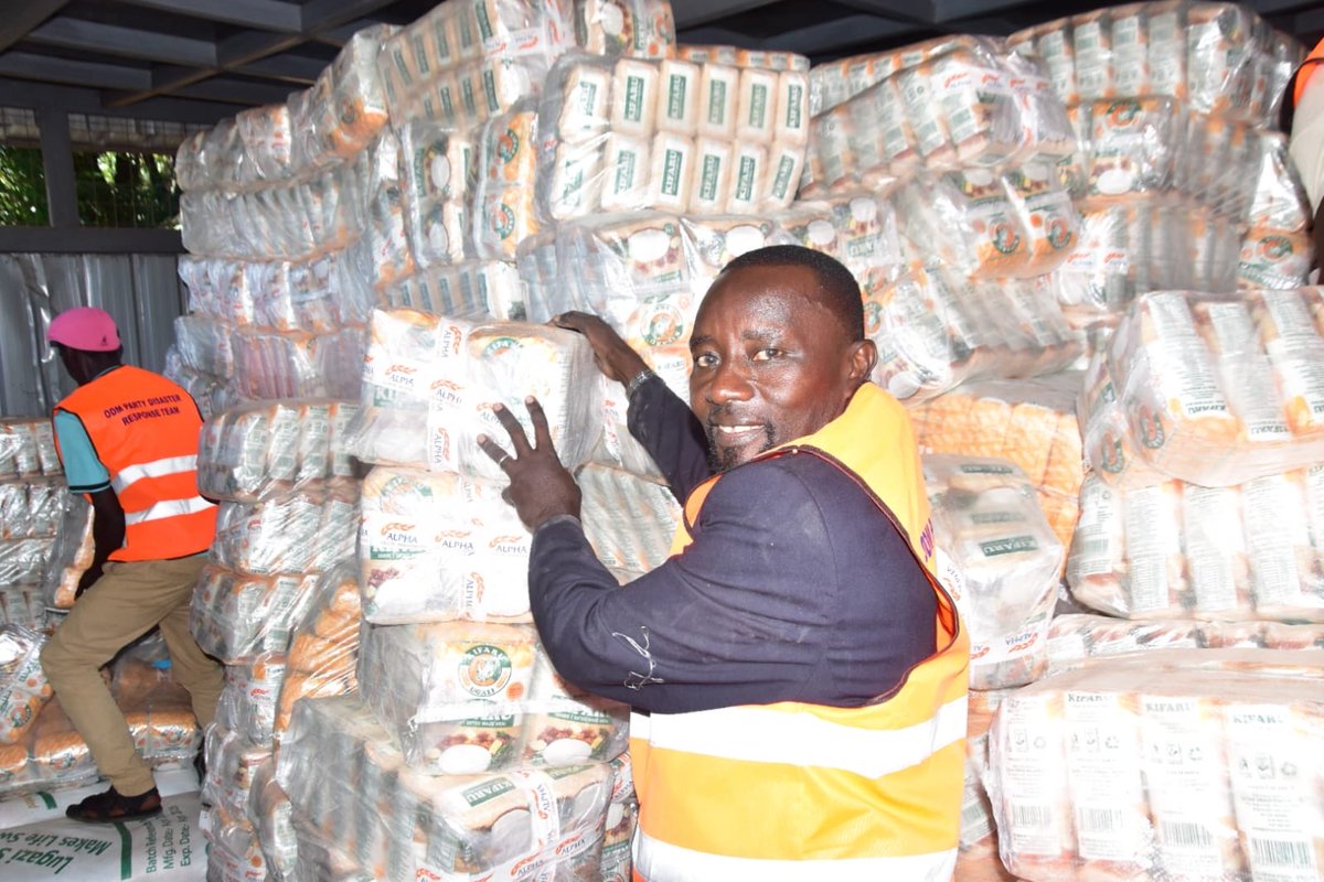 Donation of 1,400 bales of corn flour towards the ODM Disaster Response Appeal by Kifaru Maize Millers is highly appreciated. A big thanks to Hon. Abbas Khalif, MCA for South C Ward in Nairobi for mobilizing this donation #ODM4FloodsVictims