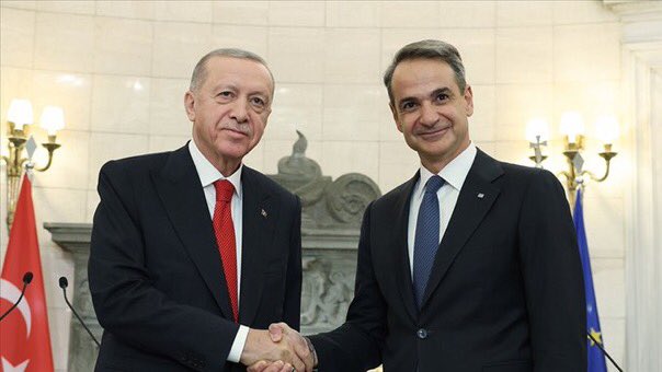 #SonDakika | Yunanistan Başbakanı Kiryakos Miçotakis, Cumhurbaşkanı Erdoğan ile görüşmek üzere Ankara'ya geldi.