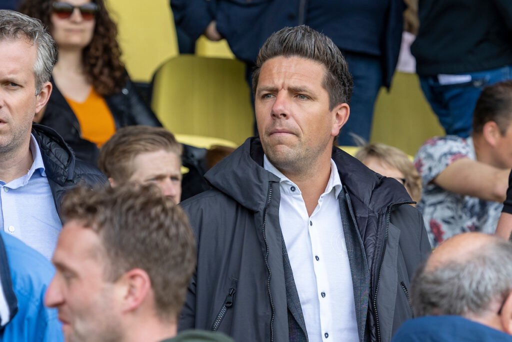 Supportersvereniging FC Groningen (@svfcg) on Twitter photo ๐จ | ๐ข๐ฝ๐ฒ๐ป ๐ฏ๐ฟ๐ถ๐ฒ๐ณ ๐ฎ๐ฎ๐ป ๐ช๐ผ๐๐๐ฒ๐ฟ ๐๐๐ฑ๐ฑ๐ฒ
Het seizoen van FC Groningen zit erop en de rookwolken van het feestgedruis na de promotie van vrijdag zijn opgetrokken. Reden voor SV-voorzitter John de Jonge om in de pen te klimmen.
โถ๏ธ svfcgroningen.nl/2024/05/13/opeโฆ ๐จ | ๐ข๐ฝ๐ฒ๐ป ๐ฏ๐ฟ๐ถ๐ฒ๐ณ ๐ฎ๐ฎ๐ป ๐ช๐ผ๐๐๐ฒ๐ฟ ๐๐๐ฑ๐ฑ๐ฒ
Het seizoen van FC Groningen zit erop en de rookwolken van het feestgedruis na de promotie van vrijdag zijn opgetrokken. Reden voor SV-voorzitter John de Jonge om in de pen te klimmen.
โถ๏ธ svfcgroningen.nl/2024/05/13/opeโฆ