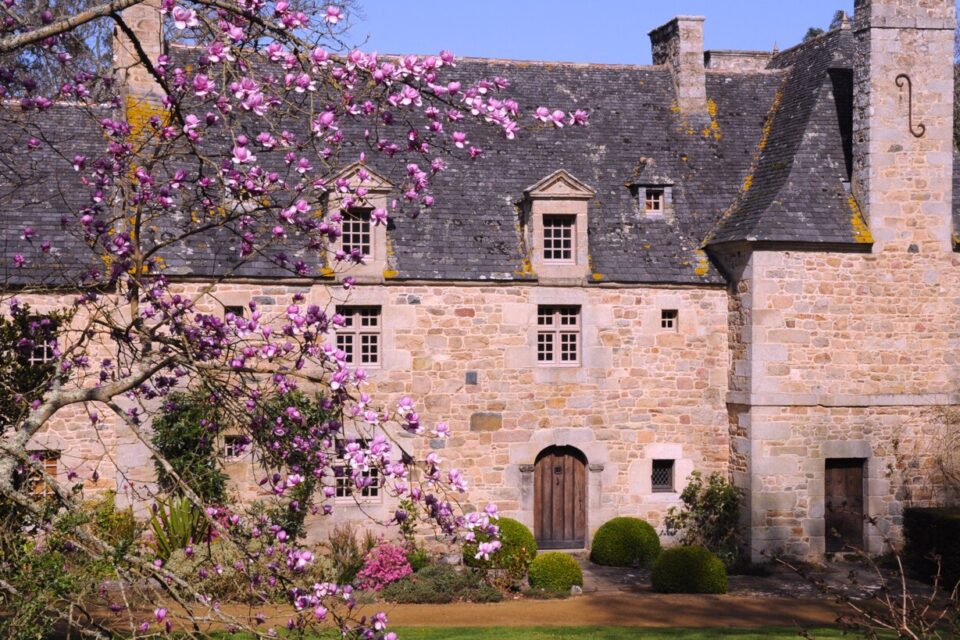 Jardin remarquable en Bretagne : à Pellinec, le manoir et son domaine sont dorénavant inscrits au titre des Monuments historiques actu.fr/bretagne/penve…