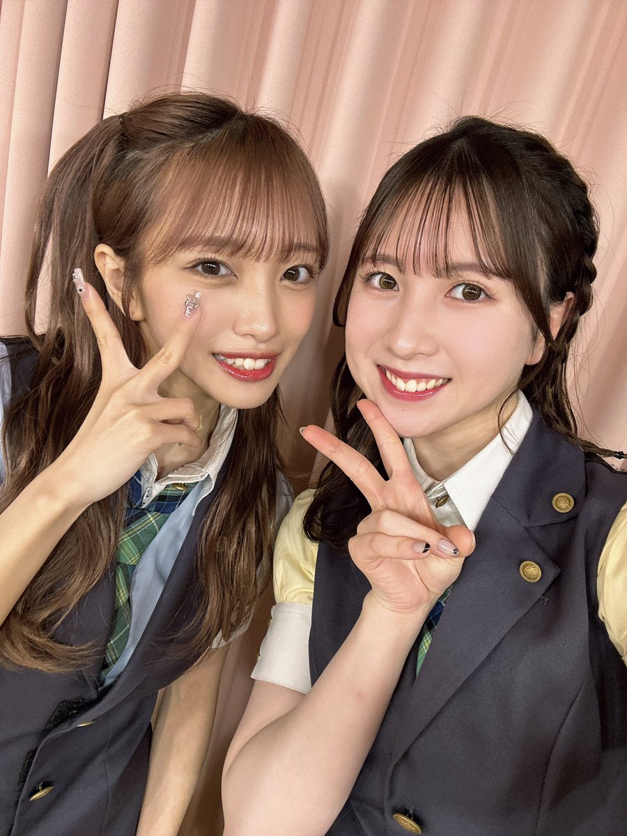 akb48serika's tweet photo. 僕の太陽公演
ありがとうございました♡
サプライズで宮崎美穂さんが出演
してくださいました〜！☺️
一緒に「ずっとずっと」を披露できて
嬉しかったです🥰🎤
大盛り上がりで楽しかった〜✨ https://t.co/FnjMMN5cPj