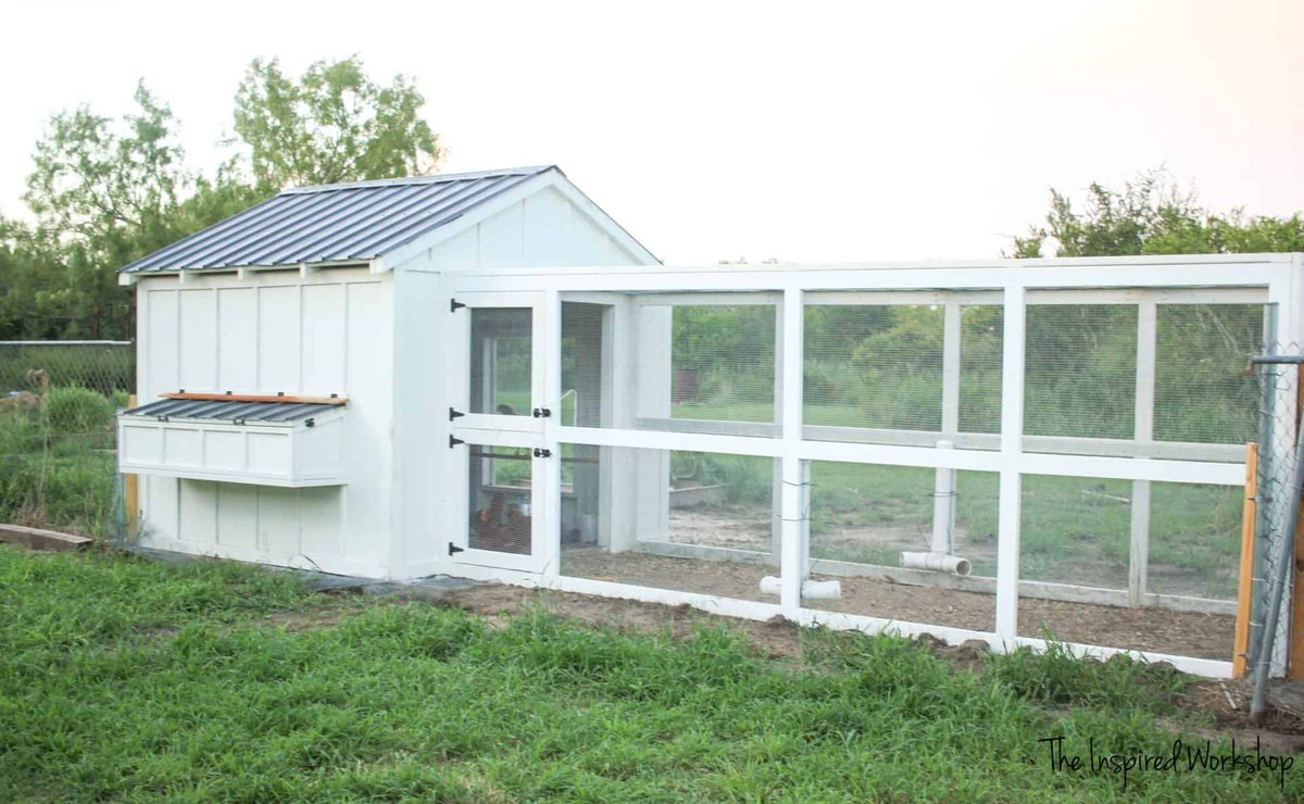 How much would this cost me? Anyone around Durban that can build me something like this ? #ChickenCoop #Farming #Poultry