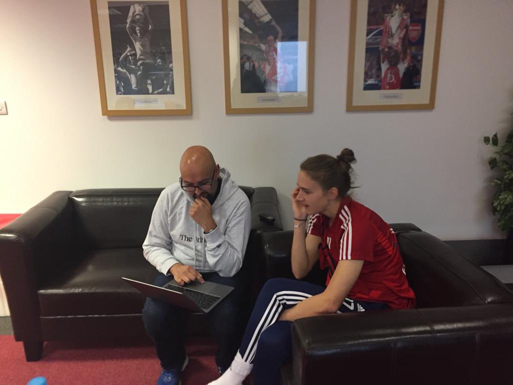 If you want an idea of how Viv Miedema’s brain works on the field and her football intelligence, I’m sure @TheAthleticFC won’t mind me pointing you to a piece I did with her 4 years ago where we analysed some of her goals. She was fascinating to talk to. theathletic.com/1569222/2020/0…
