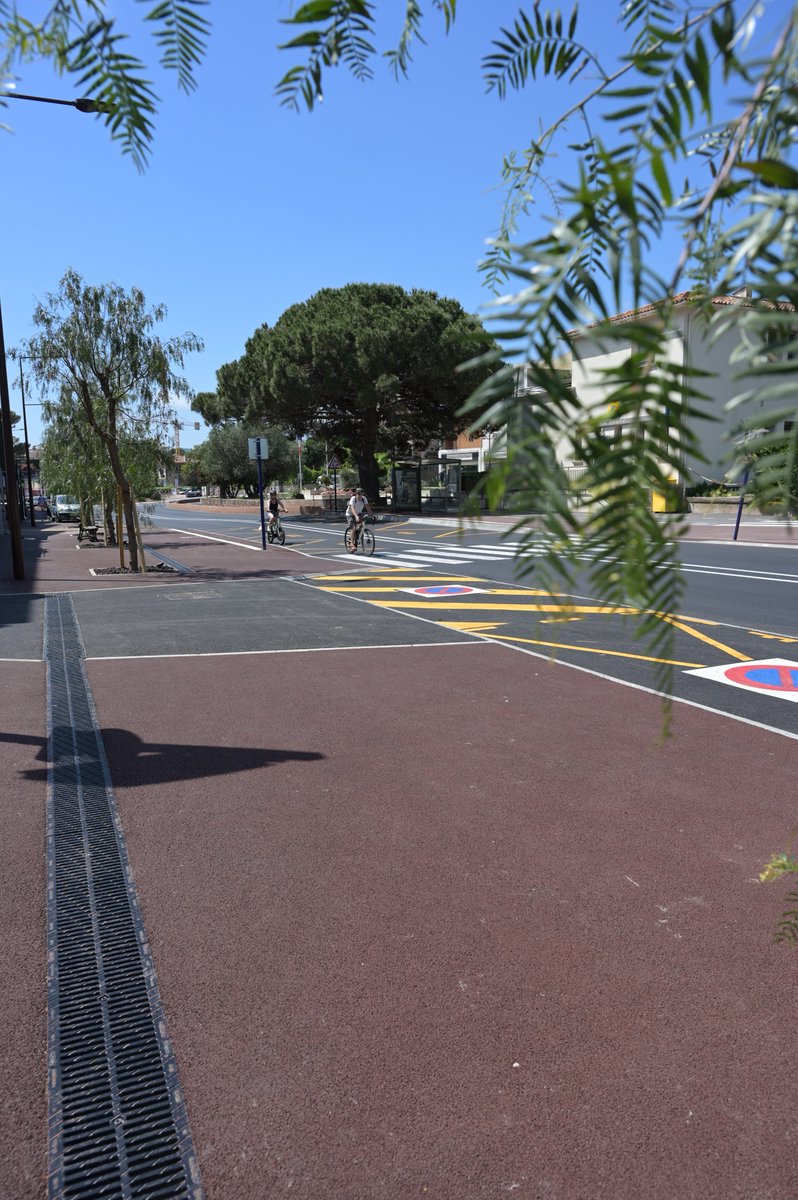 🌳 Saint-Aygulf : la Corniche d’Azur de toute beauté 🔝 Dans le cadre de la requalification du centre-ville de Saint-Aygulf entamée au printemps 2022, des travaux d’aménagement de la Corniche d’Azur ont été réalisés par la Ville.