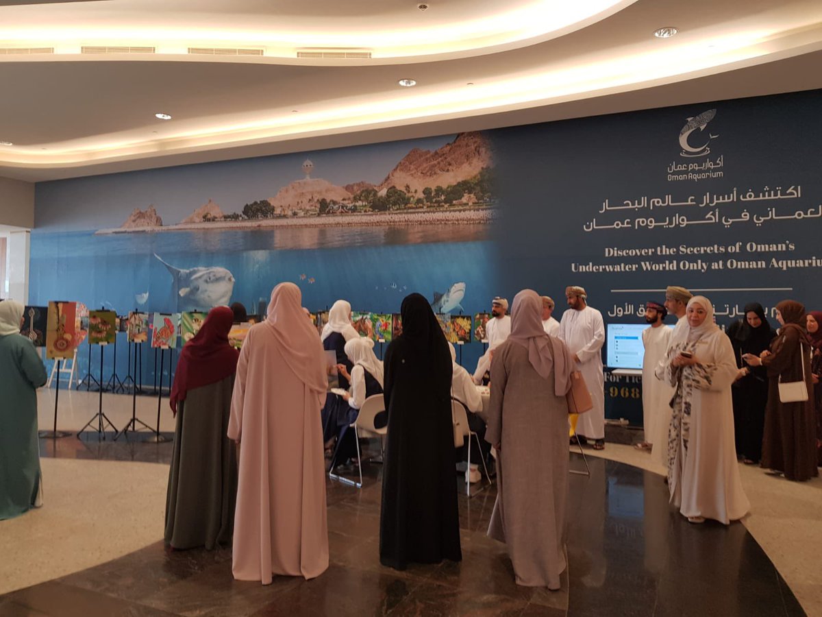 EduGovMct1543's tweet photo. جانب من مشاركة الهيئة الاداريةوالتدريسية بالحضور لافتتاح معرض الفنون التشكيلية (بعنوان مرفأ فنان) النسخة الثالثة لمدرسة أمامة بنت ابي العاص  ١٠- ١٢ تحت رعاية سعادة الدكتورة منى بنت سالم الجردانية وكيلة وزارة التعليم العالي للتدريب المهني @eso_seeb @Eduactivemct @mct_edu https://t.co/3UDpLSpopg