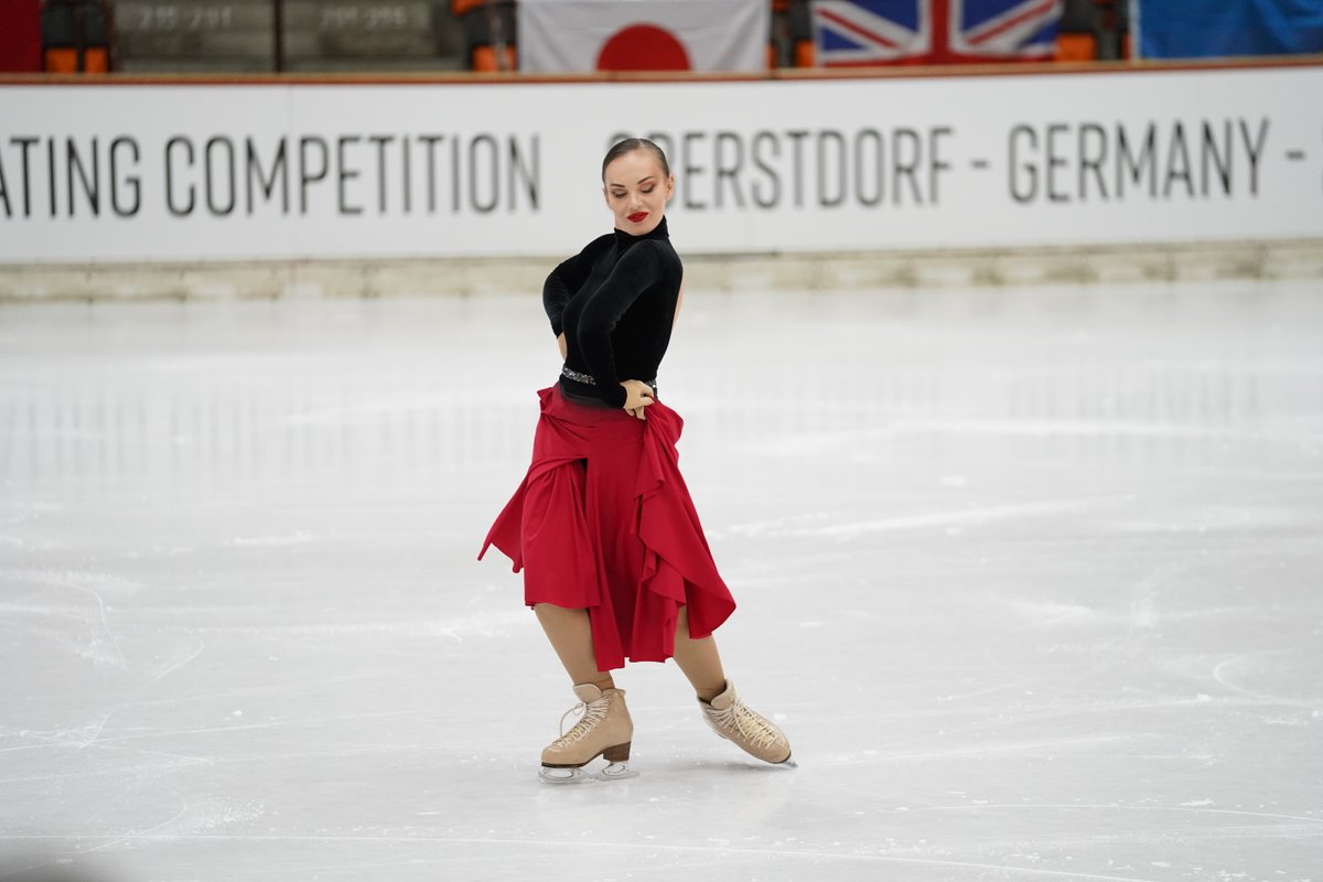 Over 450 passionate skaters from around the world come together in Oberstdorf 🇩🇪 for the 1️⃣ 8️⃣ th ISU International Adult Competition 🌍⛸️ Find out where to watch👉 bit.ly/3y9yhXl #FigureSkating #SynchroSkating