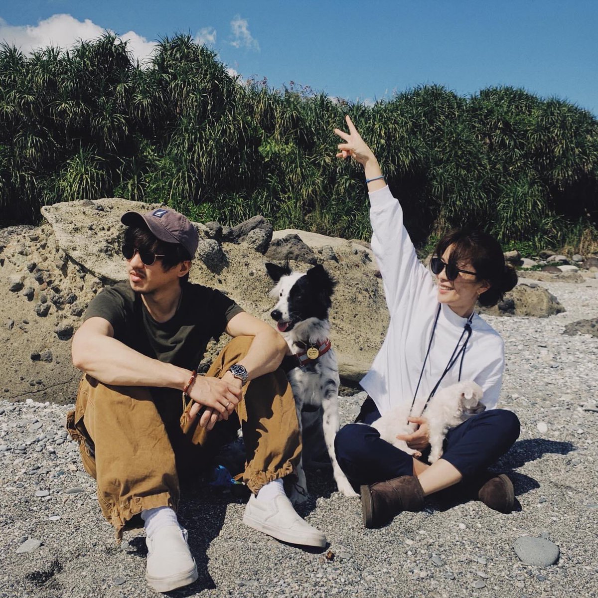 everythingfmp's tweet photo. นอกจากจะเป็นสามีแล้ว ผมก็จะเป็นพ่อด้วยครับ
มันจะเป็นการโกหกอย่างแน่นอนครับถ้าผมบอกว่าผมไม่ตื่นเต้น
แต่เรื่องของอนาคต ไว้คิดใหม่ในอนาคตเถอะ
สิ่งที่ได้เรียนรู้ในช่วงไม่กี่ปีที่ผ่านมาคืออย่าคิดมาก
ทุกอย่างเกิดขึ้นเพื่อสิ่งที่ดีที่สุด

#ฟู่เมิ่งป๋อ #傅孟柏 #fumengpaul https://t.co/Oxg55M1MVi
