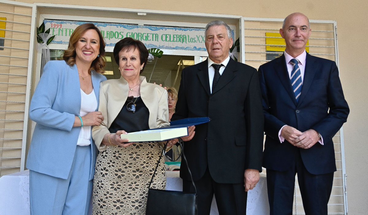 Inauguramos la semana cultural del Centro Municipal de Actividades de Personas Mayores de Giorgeta-Carmen Gracia. Enhorabuena por vuestro 25 aniversario y por la labor impagable para lograr vitalidad y actividad en nuestros mayores.